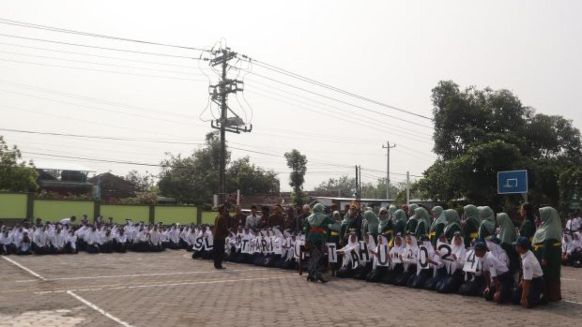 Kejutan Haru di Hari Guru ala SMP Negeri 1 Baturetno