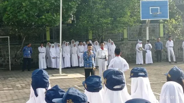 SMPN 1 Baturetno Gelar Upacara Hardiknas