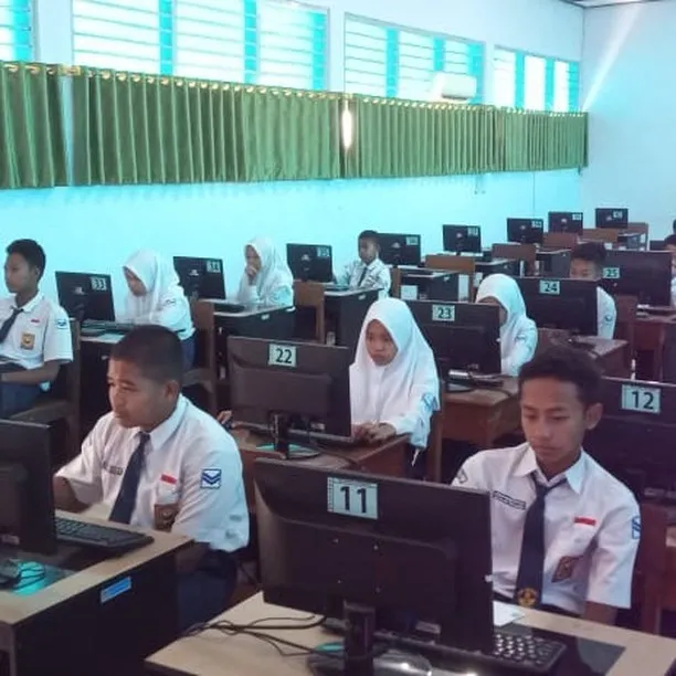 SMP Negeri 1 Baturetno mengikuti kegiatan Asesmen Nasional Berbasis Komputer (ANBK)