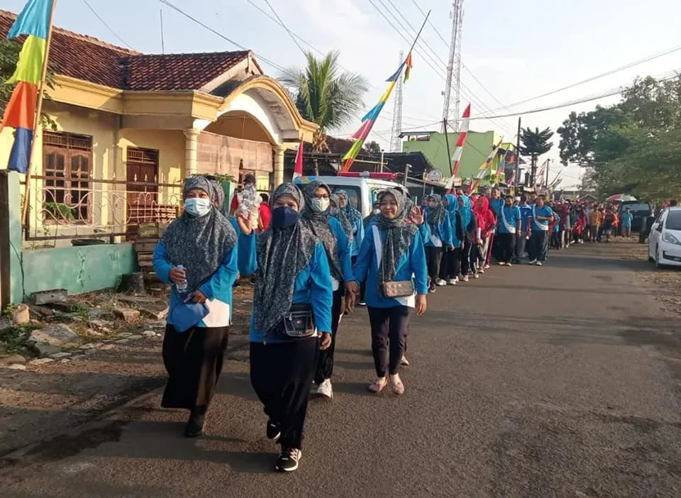 SMP Negeri 1 Baturetno semarakkan HUT ke-77 RI dengan Jalan Sehat