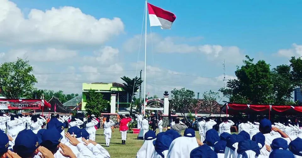 SMPN 1 Baturetno turut mengikuti Upacara Peringatan HUT ke-77 Republik Indonesia